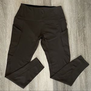 Never worn! Workout leggings with phone pockets
